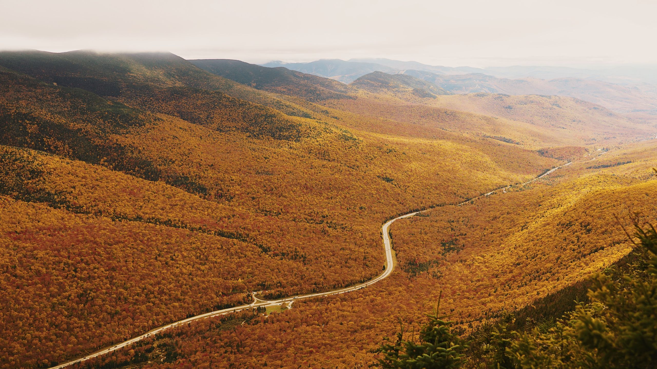 2560x1440 New Hampshire Fall Guide: Where to Eat, Stay, and Play. Condé Nast Traveler