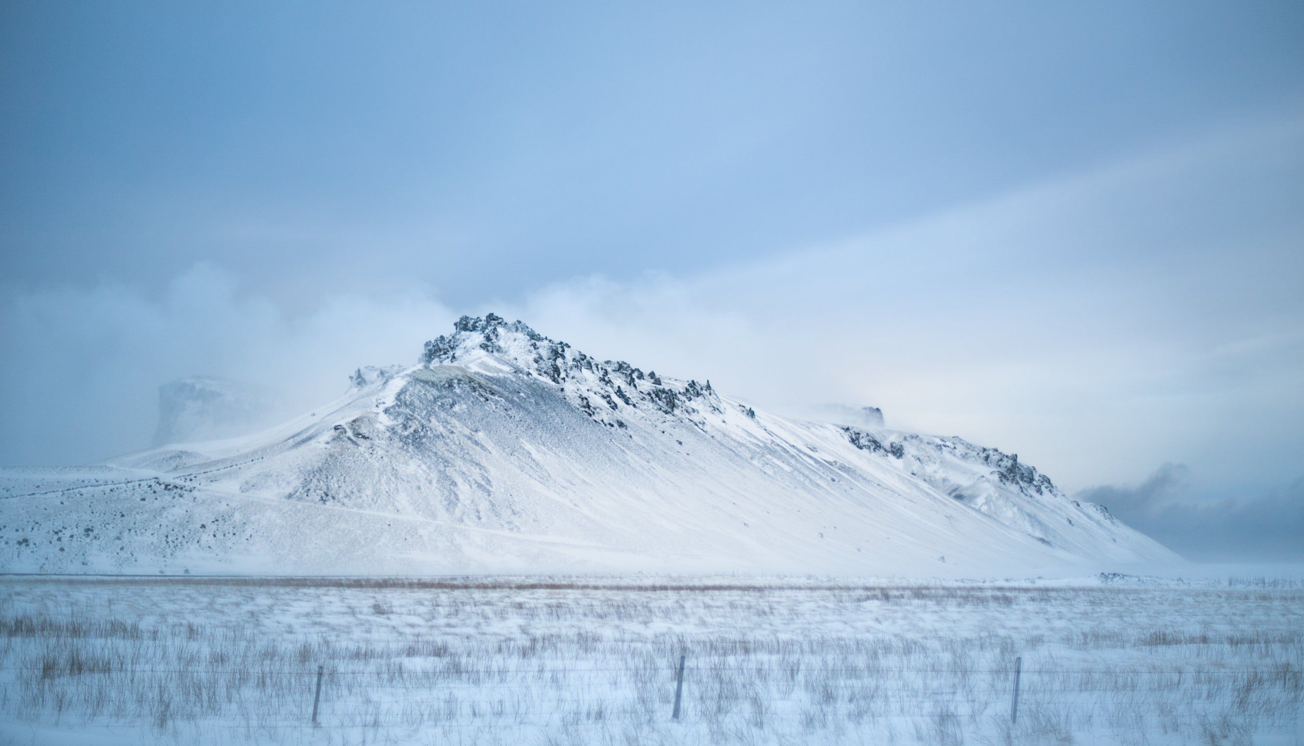 2661x1523 Free of Cloudy Winter Iceland