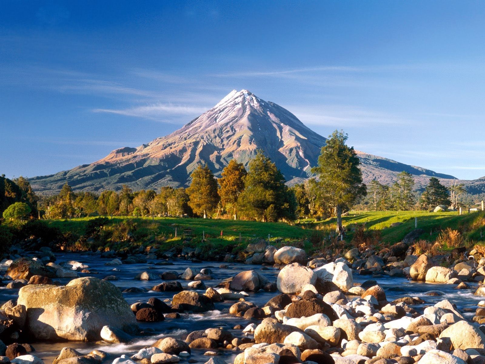 1600x1200 Sunday musings: Tolkien Tourism in New Zealand