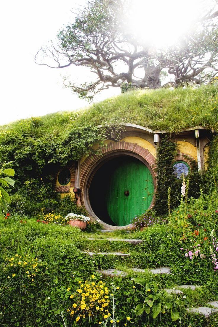 736x1104 Lovely Hobbit Houses in New Zealand. Hobbit house background, Hobbit hole wallpaper hd, Hobbit hole aesthetic