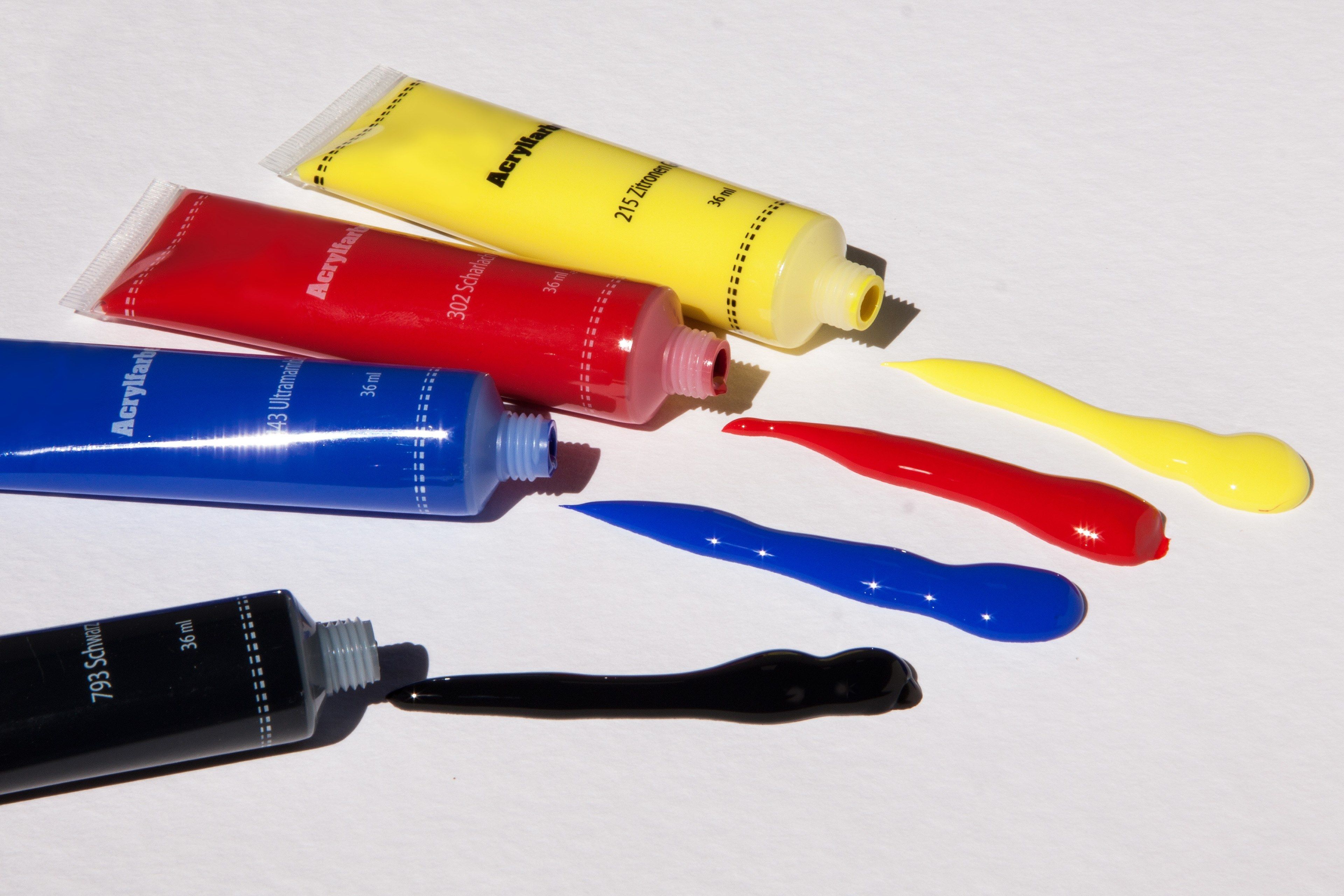 3840x2560 Painting Colour Tube Wallpaper