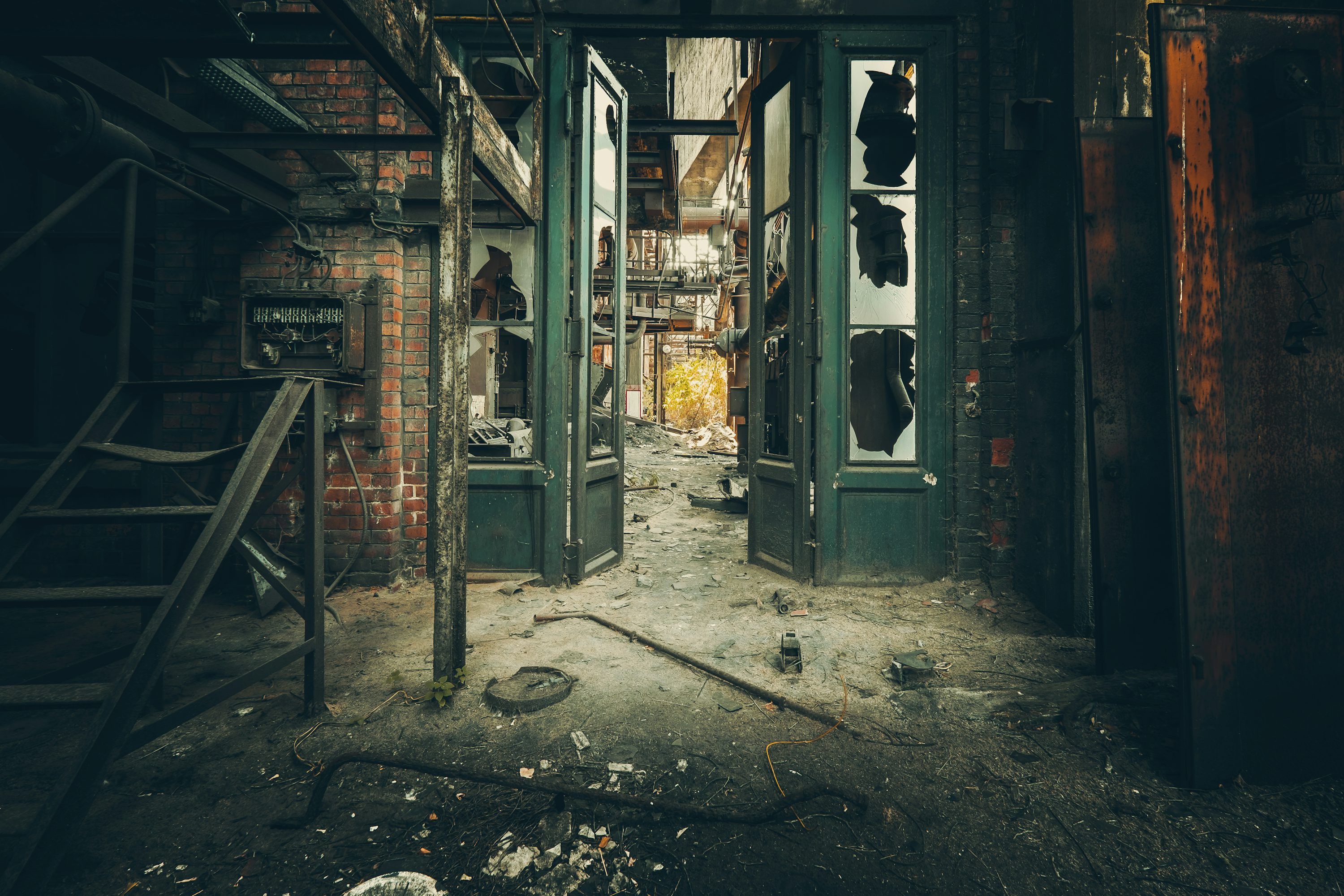 3000x2000 Abandoned Factory Picture. Download Free Image