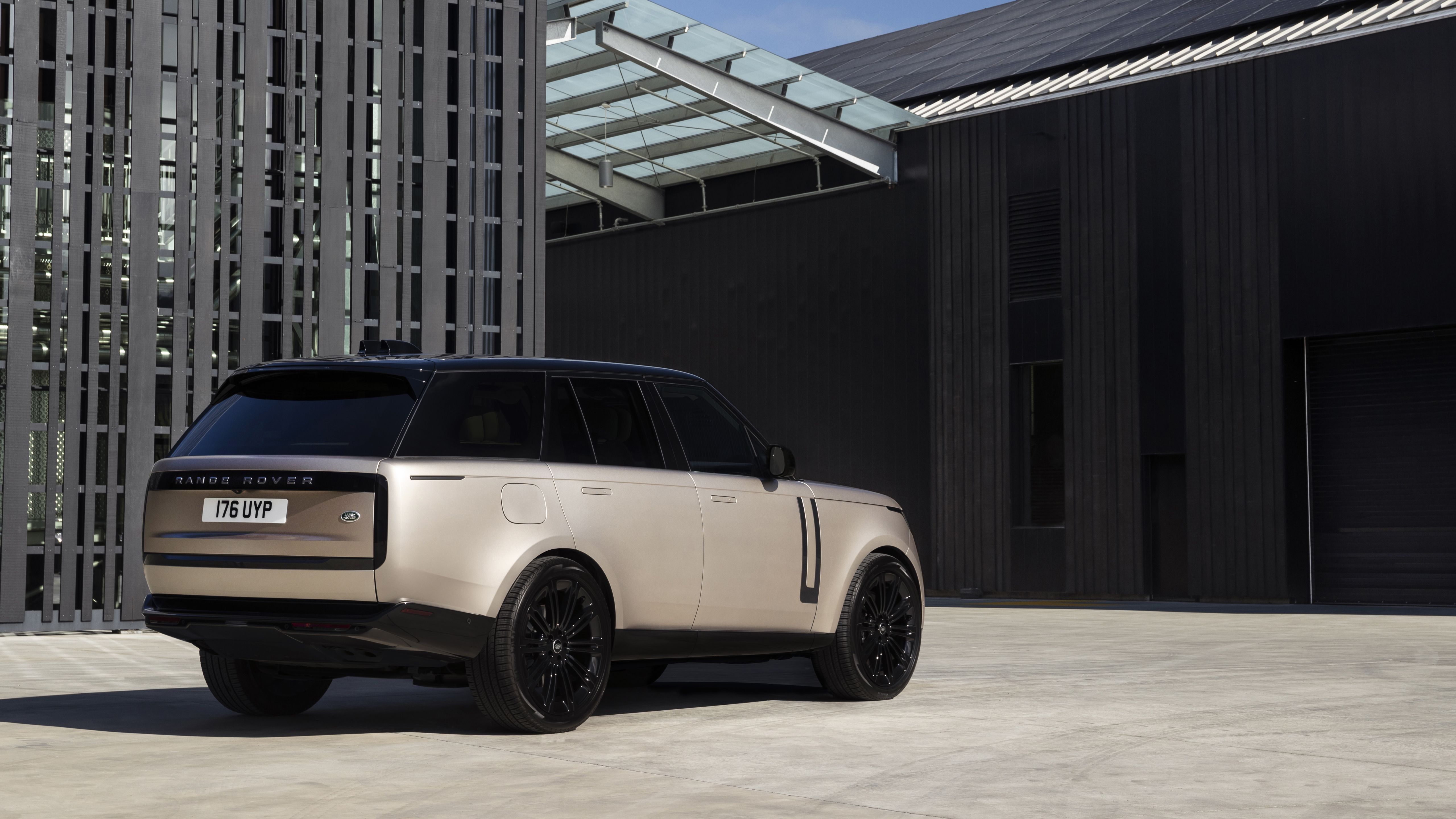 5120x2880 Range Rover 4k Desktop Wallpaper