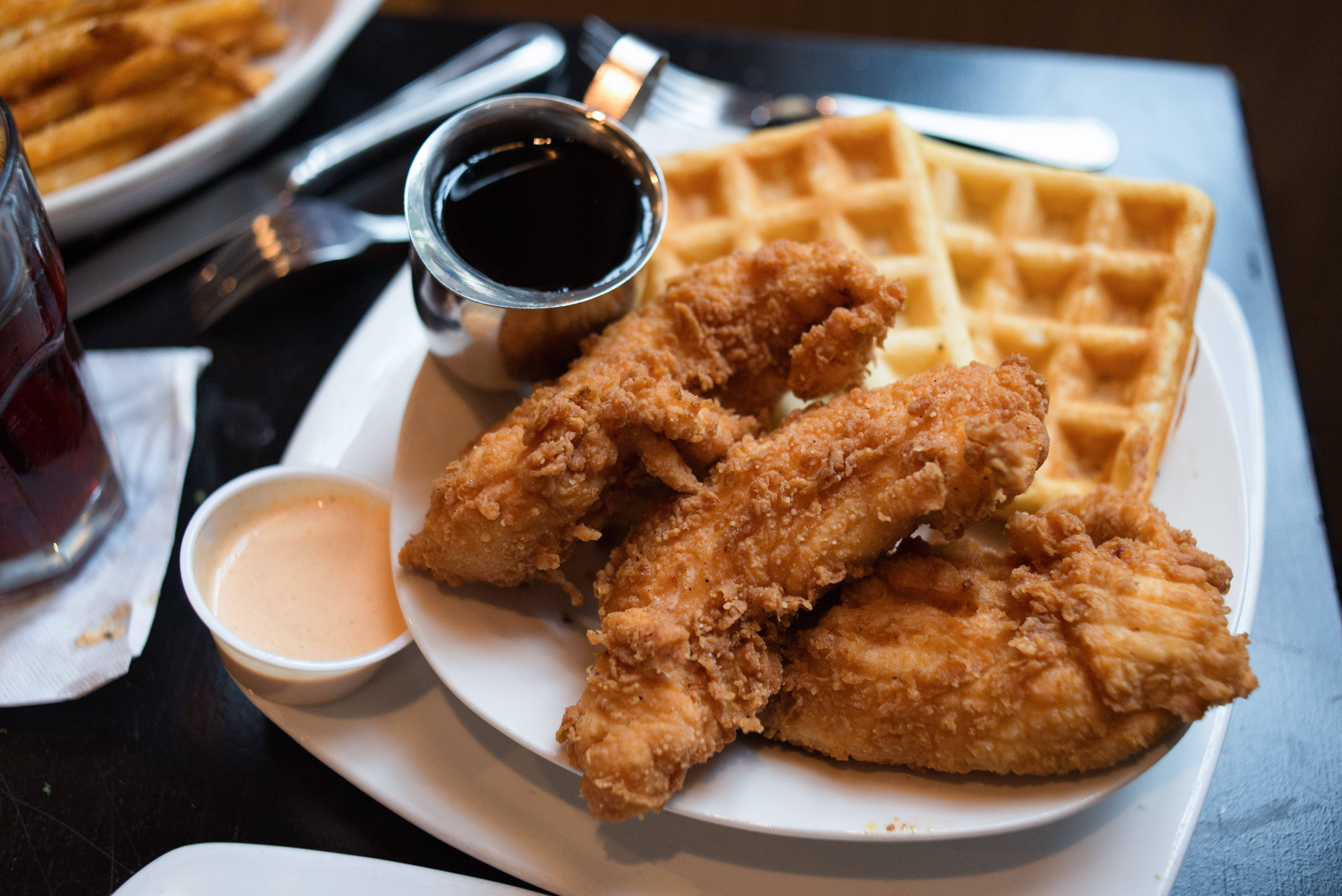 6016x4016 Download Chicken And Waffles Wallpaper