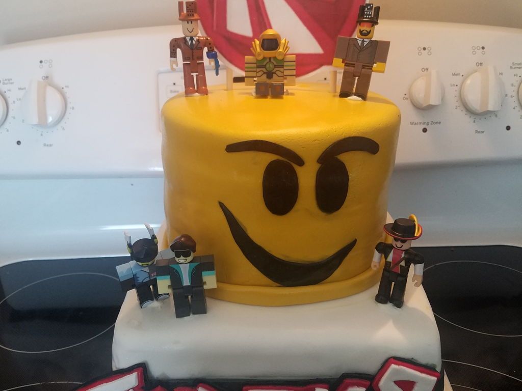 1024x768 Roblox Birthday Cake