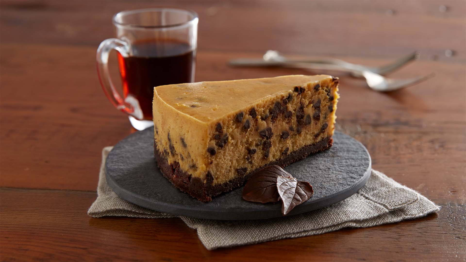1920x1080 HERSHEY'S CHIPITS Chocolate Chip Pumpkin Cheesecake Recipe