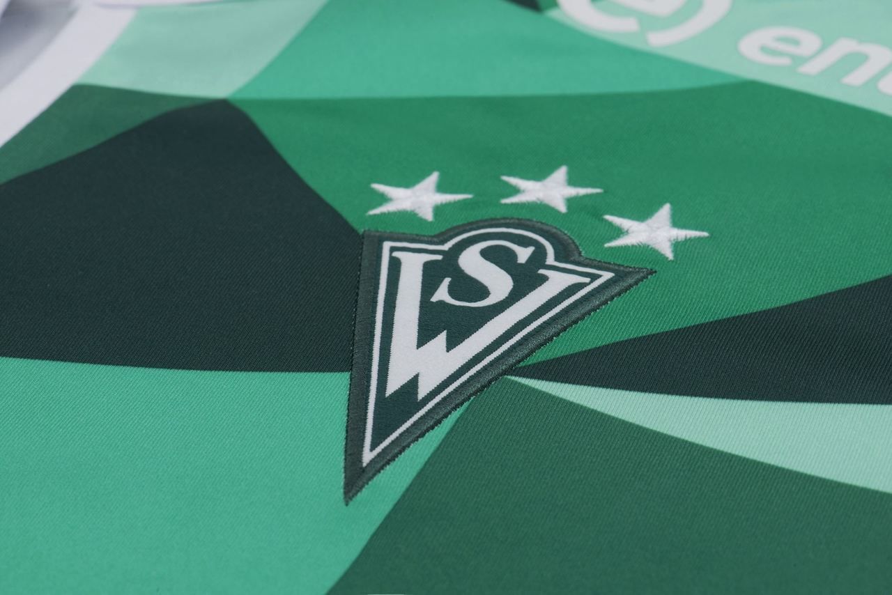 1280x854 Santiago Wanderers 2017 Macron Home Kit