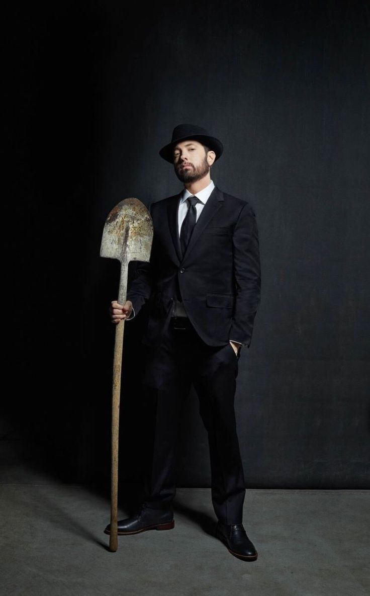 736x1185 Eminem Music to Murdered by Digital. Slim shady suit, Eminem in a suit, Musicians