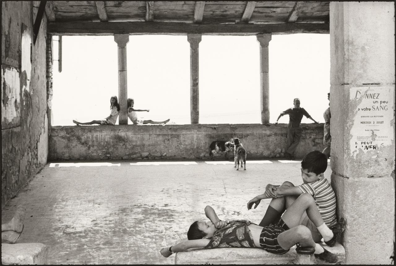 1280x861 Simiane La Rotonde, France, Henri CARTIER BRESSON