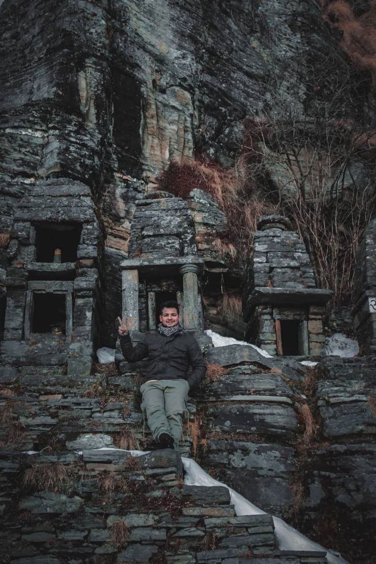 736x1104 Rudranath temple and Rudranath Trek