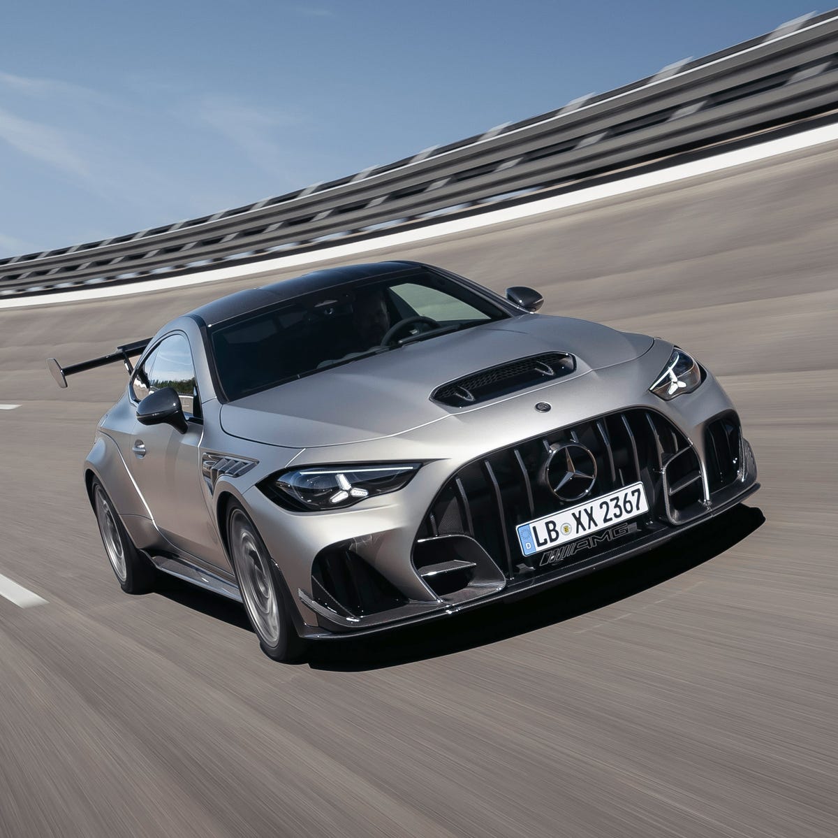 1200x1199 Mercedes AMG Brings Back The V 8 Sports Coupe With The CLE 646