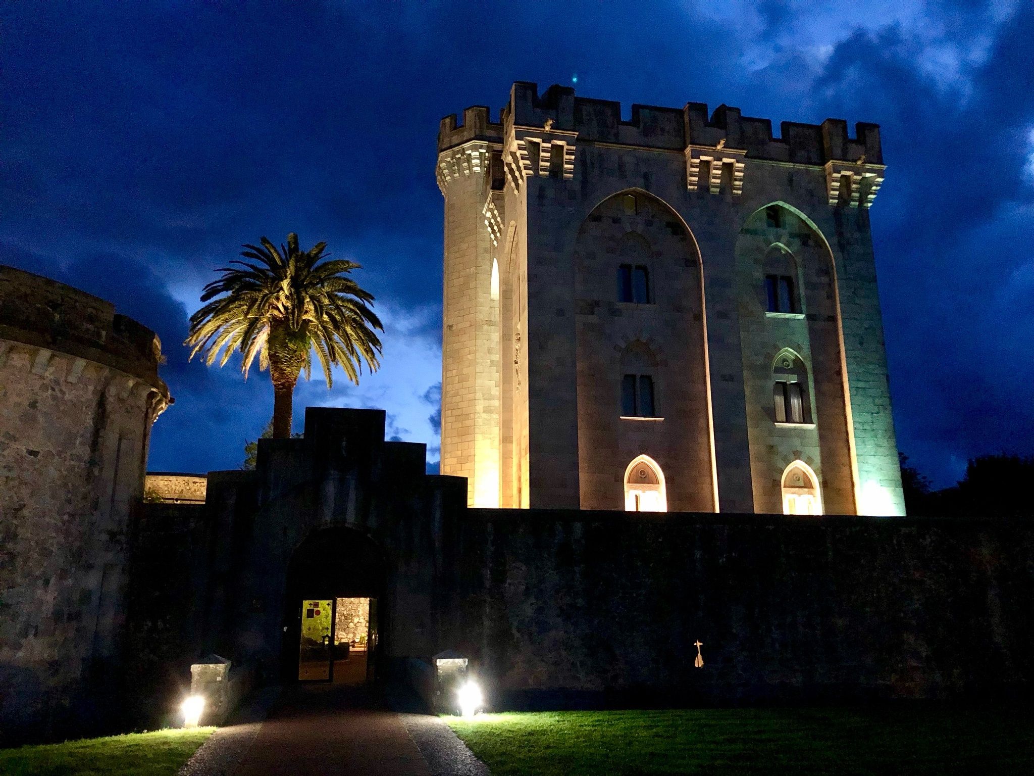 2048x1536 Photography Forum: Unique Overnight Stay Insights