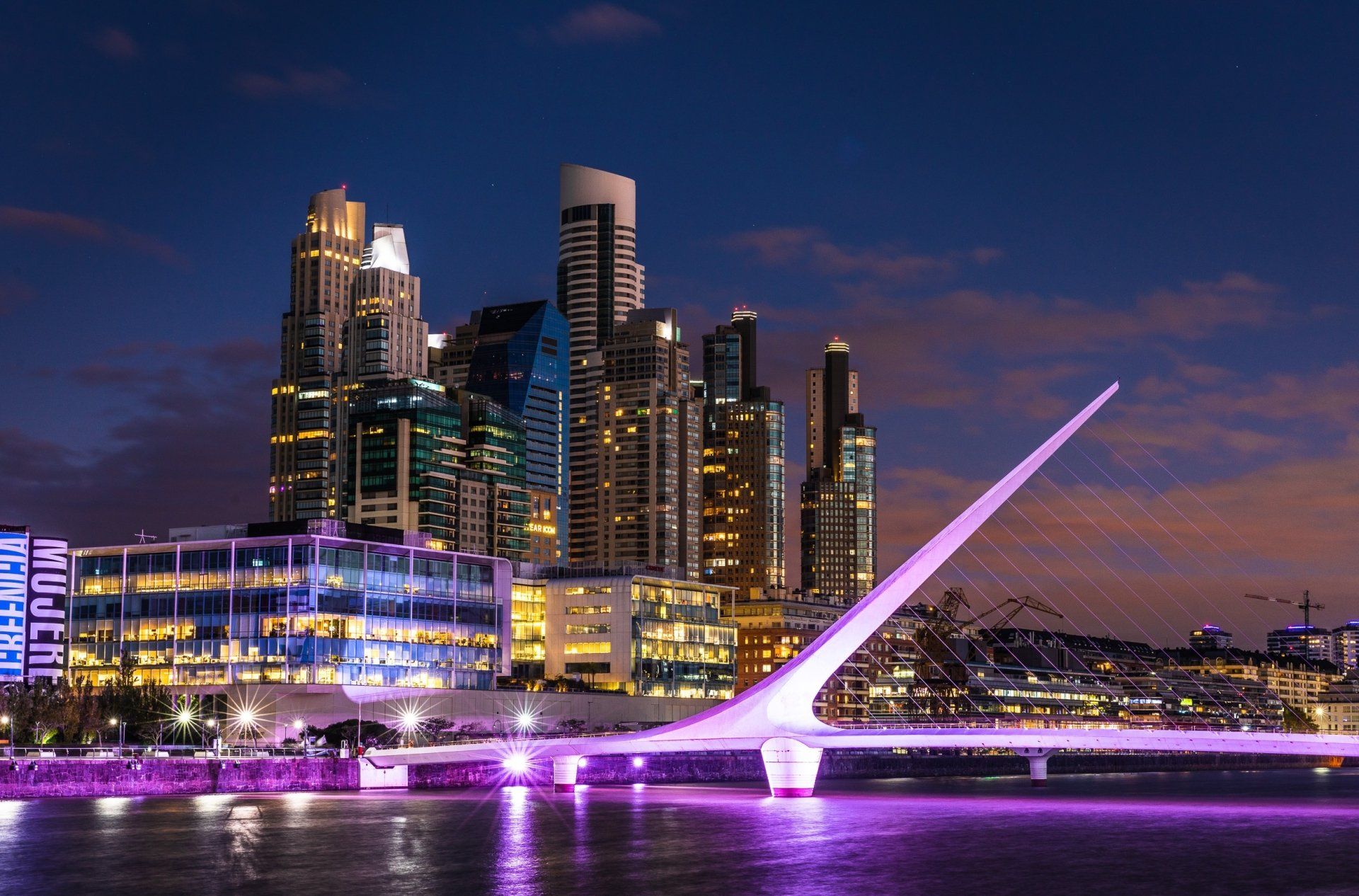 1920x1266 Buenos Aires Nightscape: Iconic Bridge and City Skyline in HDx1649