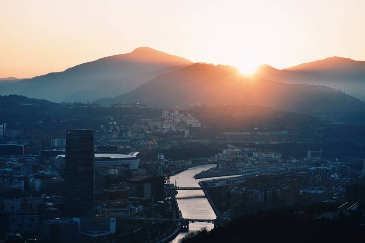 1200x800 Bilbao Nightlife: Best Bars, Clubs & Evening Experiences
