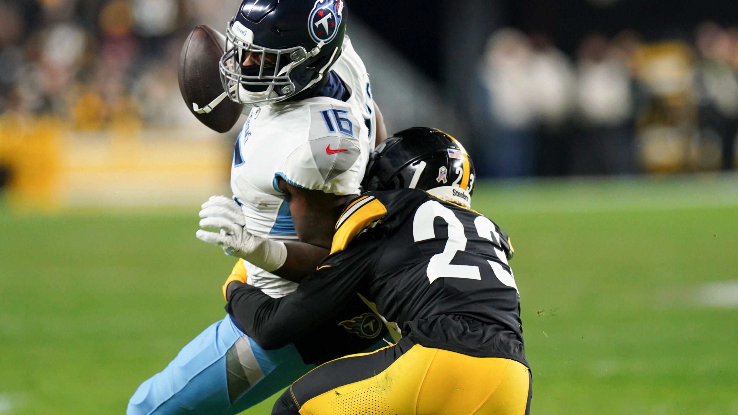 2560x1440 Titans wide receiver Treylon Burks carted off after landing hard late in fourth quarter vs. Steelers