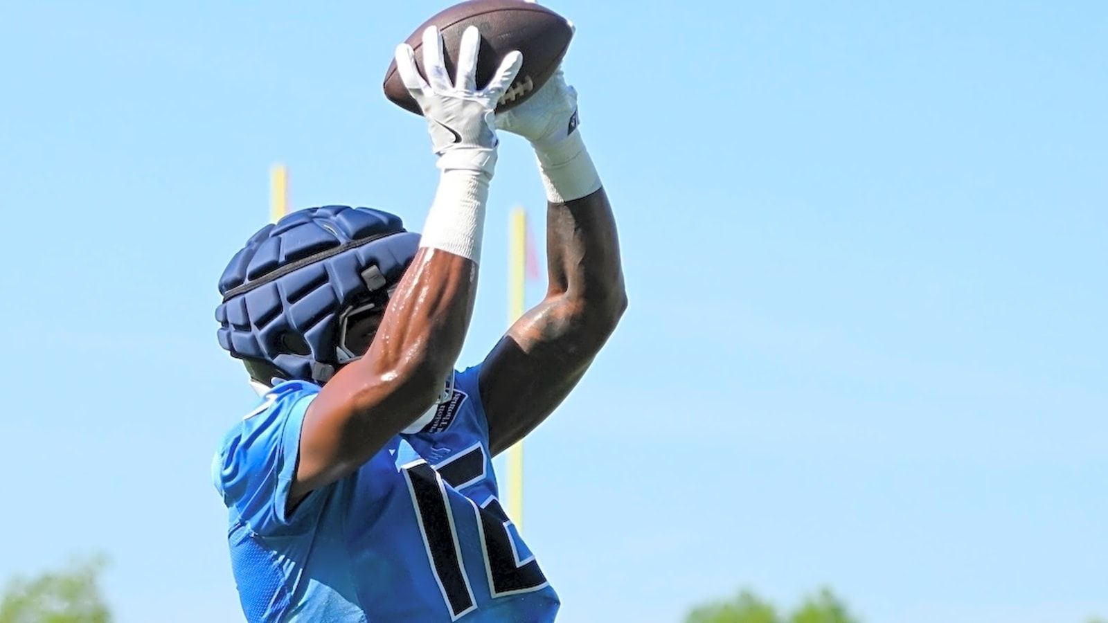 1600x900 Treylon Burks injury update: Titans WR suffers fractured collarbone during training camp