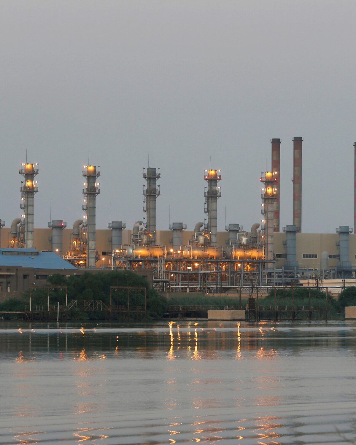 1200x1500 Fire at Iran's Abadan refinery contained, one dead