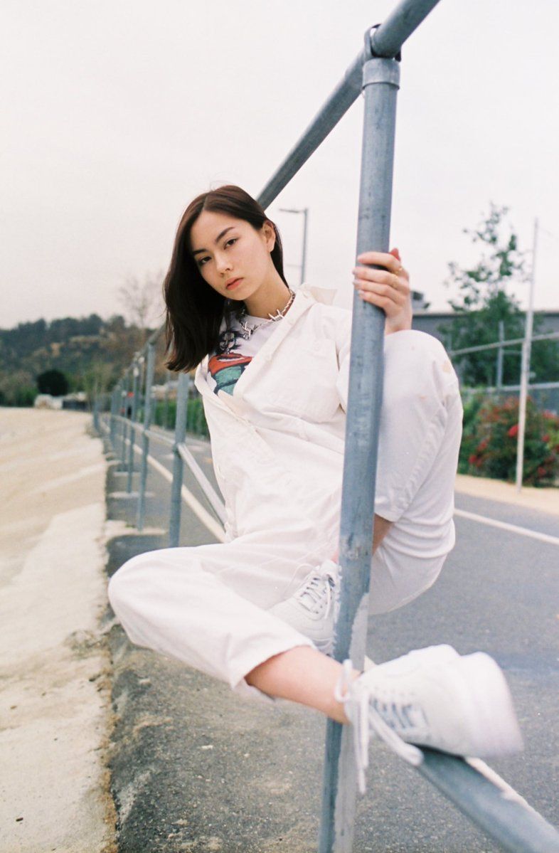 786x1199 Lauren Tsai Wallpaper