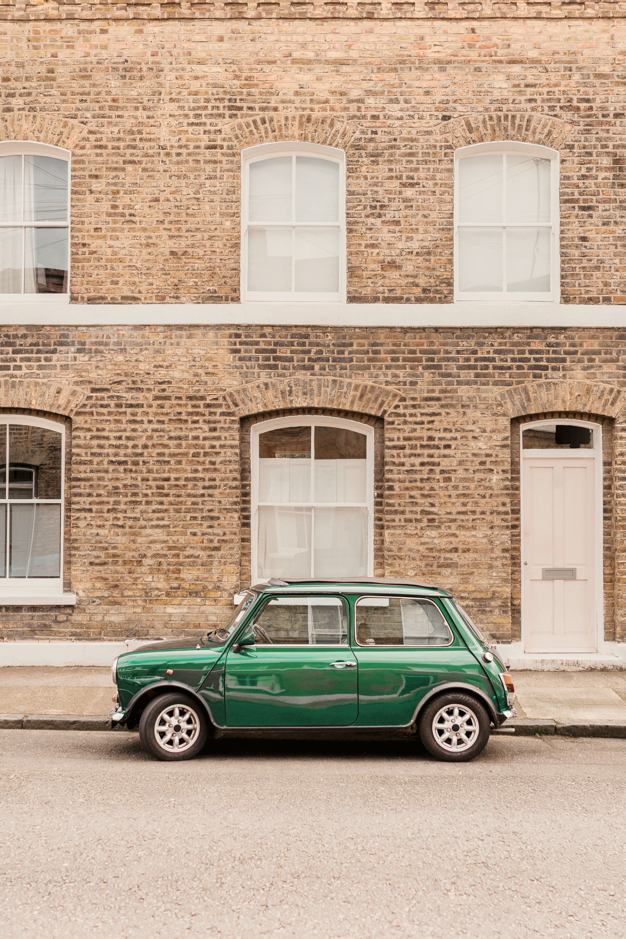 2000x3000 Vintage Mini Cooper Poster 39 x 59 in
