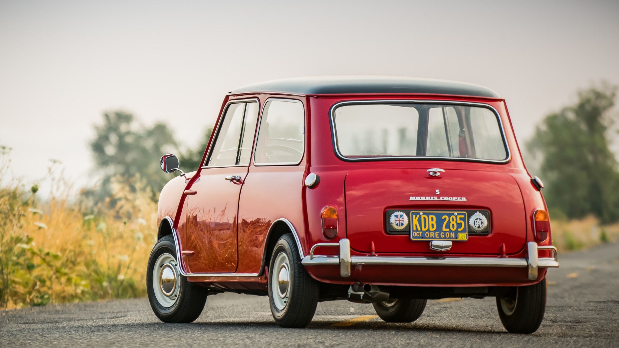 2048x1152 Phone wallpaper: Vehicles, Morris Mini Cooper S, Car, Old Car, Sedan, Mini 464845