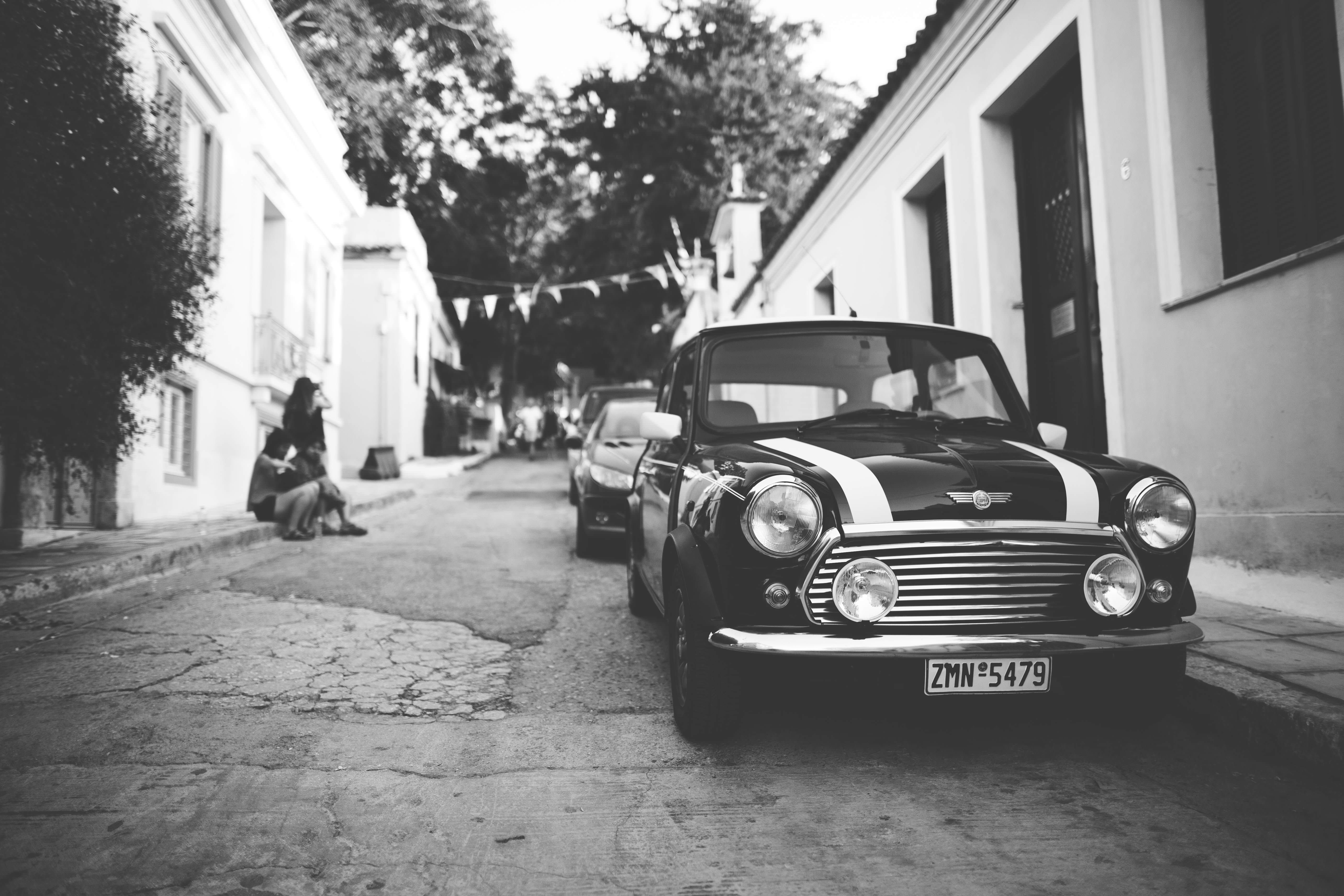 5616x3744 classic mini cooper parked on street grayscale free image