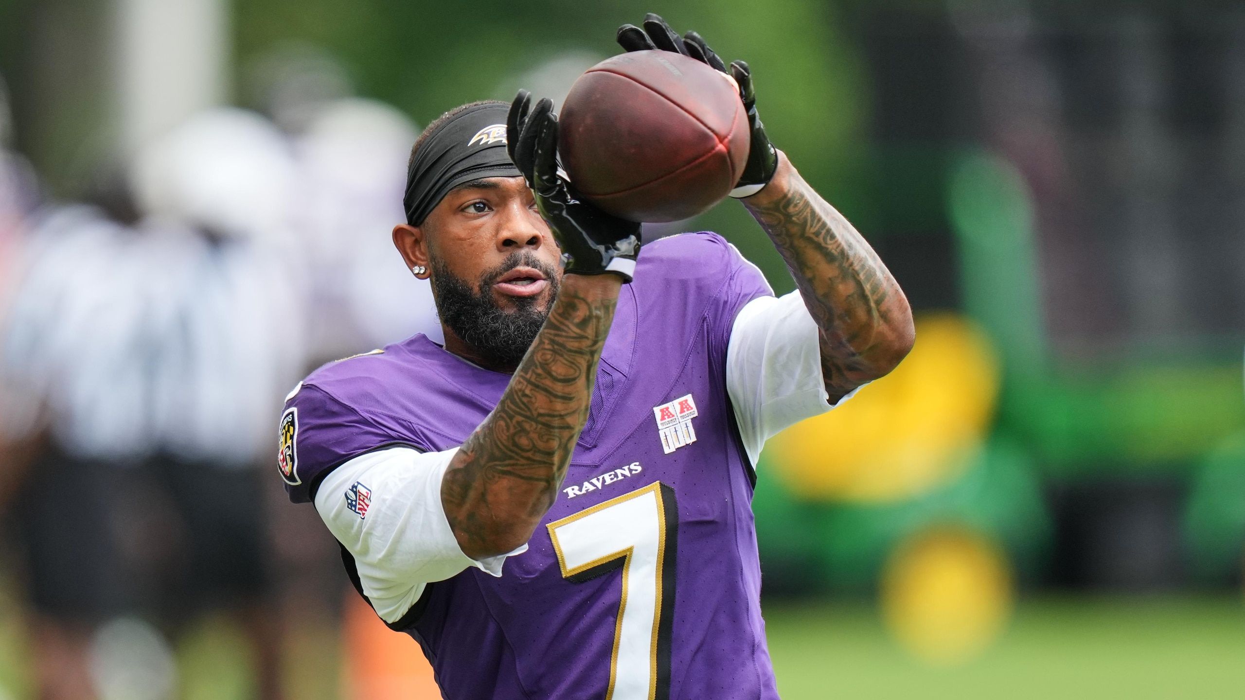 2560x1440 Ravens' Rashod Bateman Talks Jesse Minter's Attention to Details, Did WR Shade John Harbaugh?