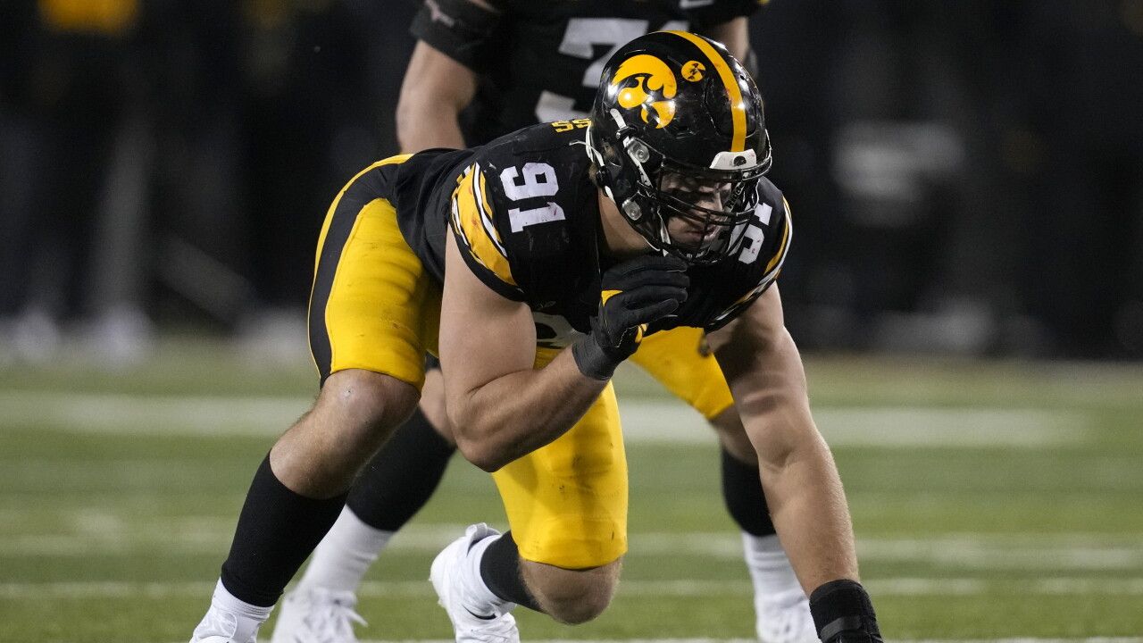 1280x720 The Packers select EDGE rusher Lukas Van Ness with the 13th overall pick