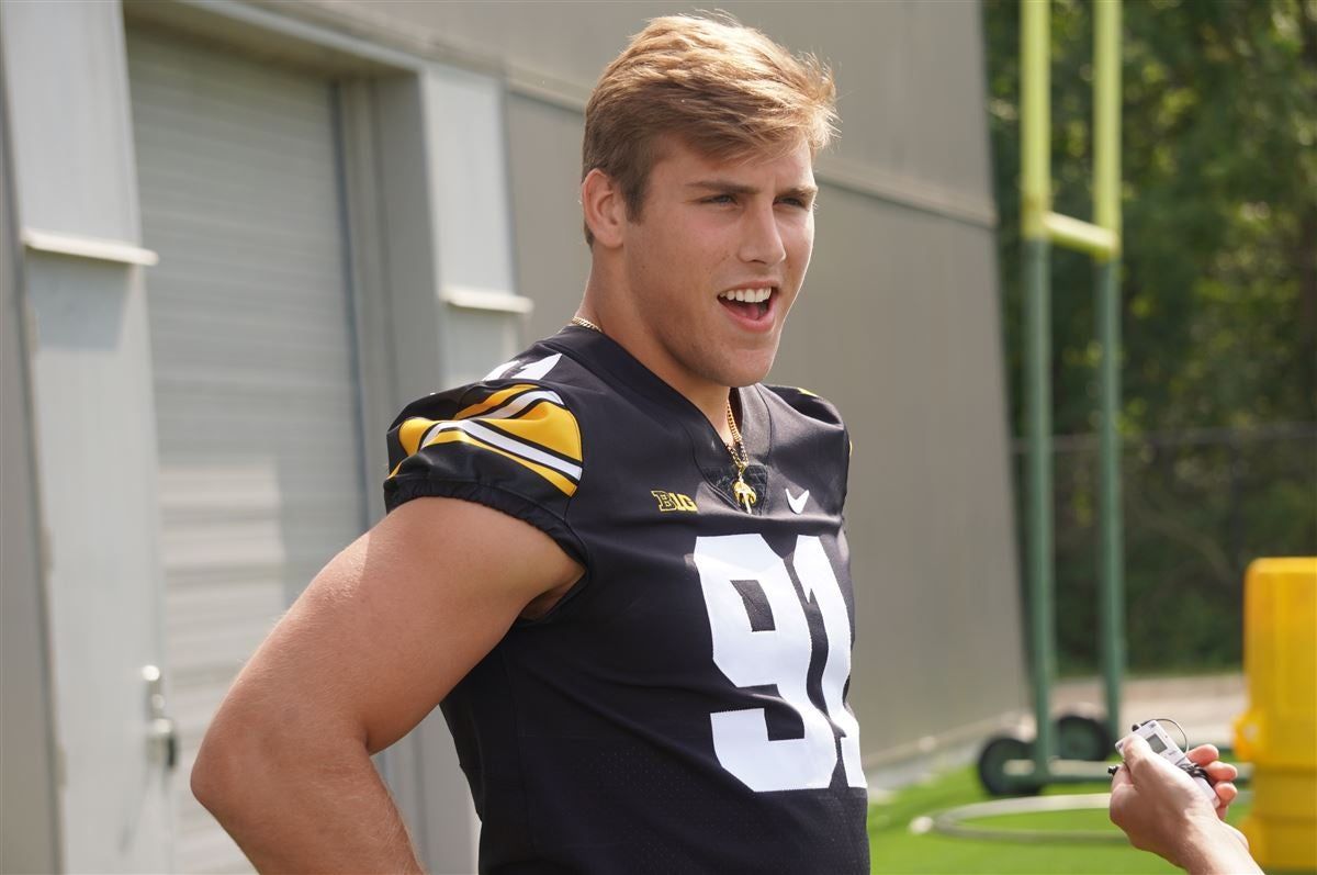 1200x797 NFL Draft: Former Iowa DL Lukas Van Ness Given First Round Grade, Player Comparison