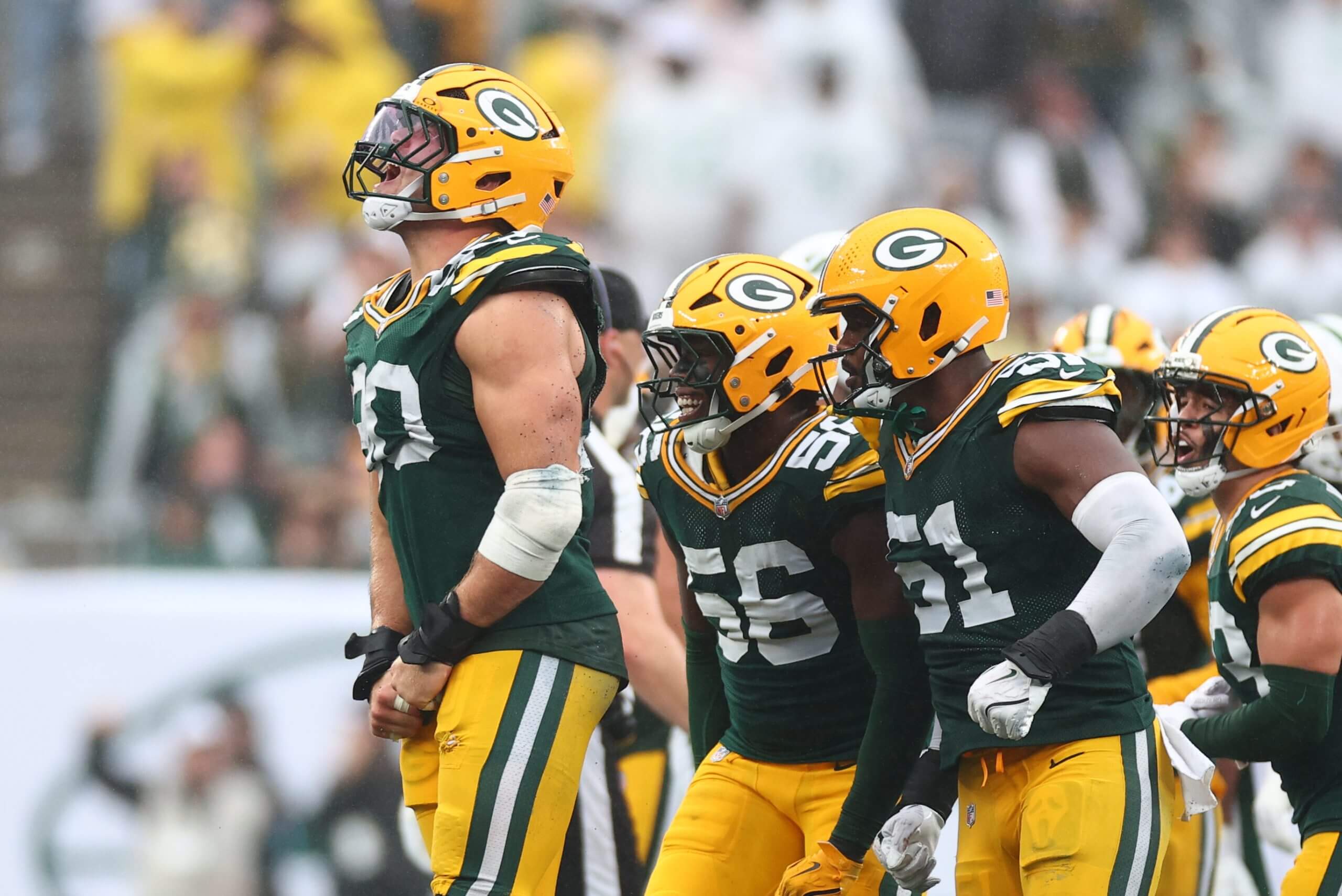 2560x1710 Packers' Lukas Van Ness emerges in comeback OT win over Jets: 'He's a dog'