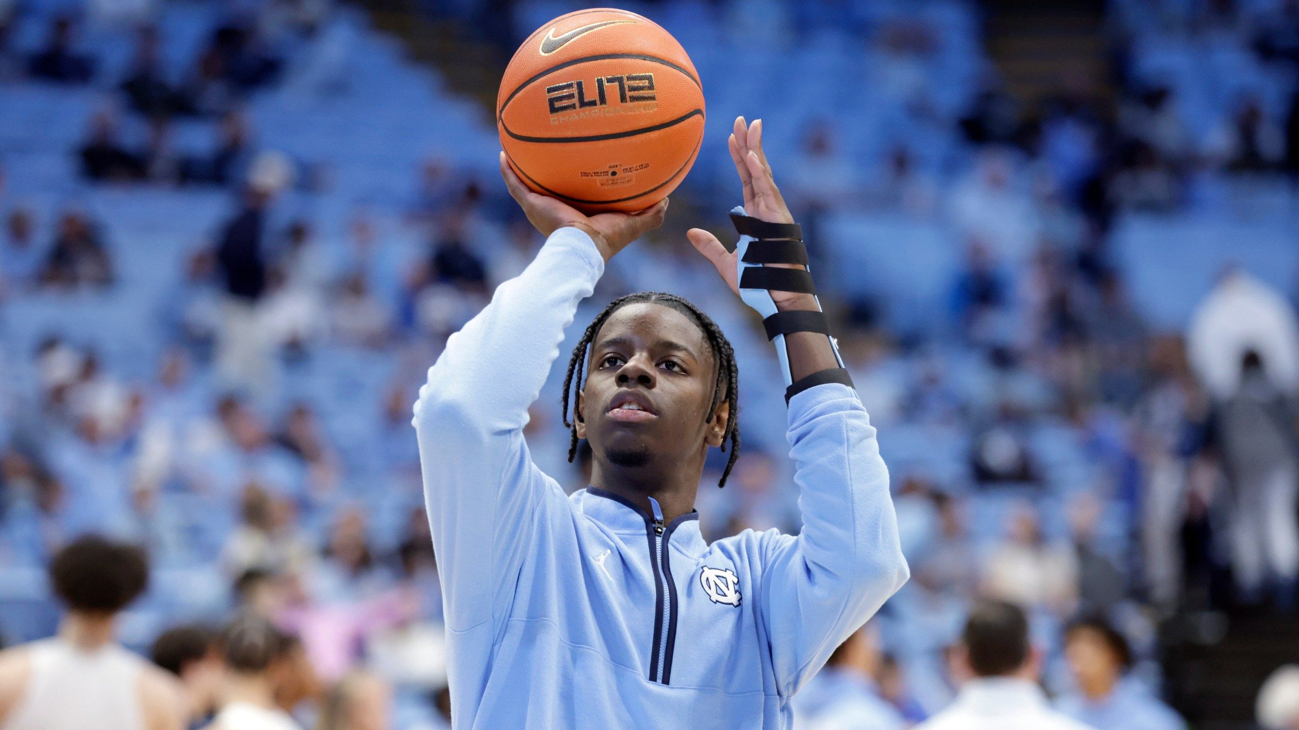 2560x1440 UNC's Caleb Wilson drafted 4th to Bulls; Veesaar falls deep into 2nd round to Hawks