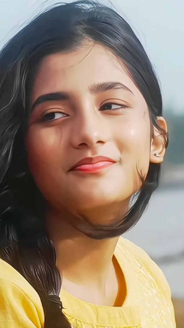 720x1280 Ashlesha Thakur : मनोज वाजपेयींची ऑनस्क्रिन लेक भलतीच 'हॉट'!