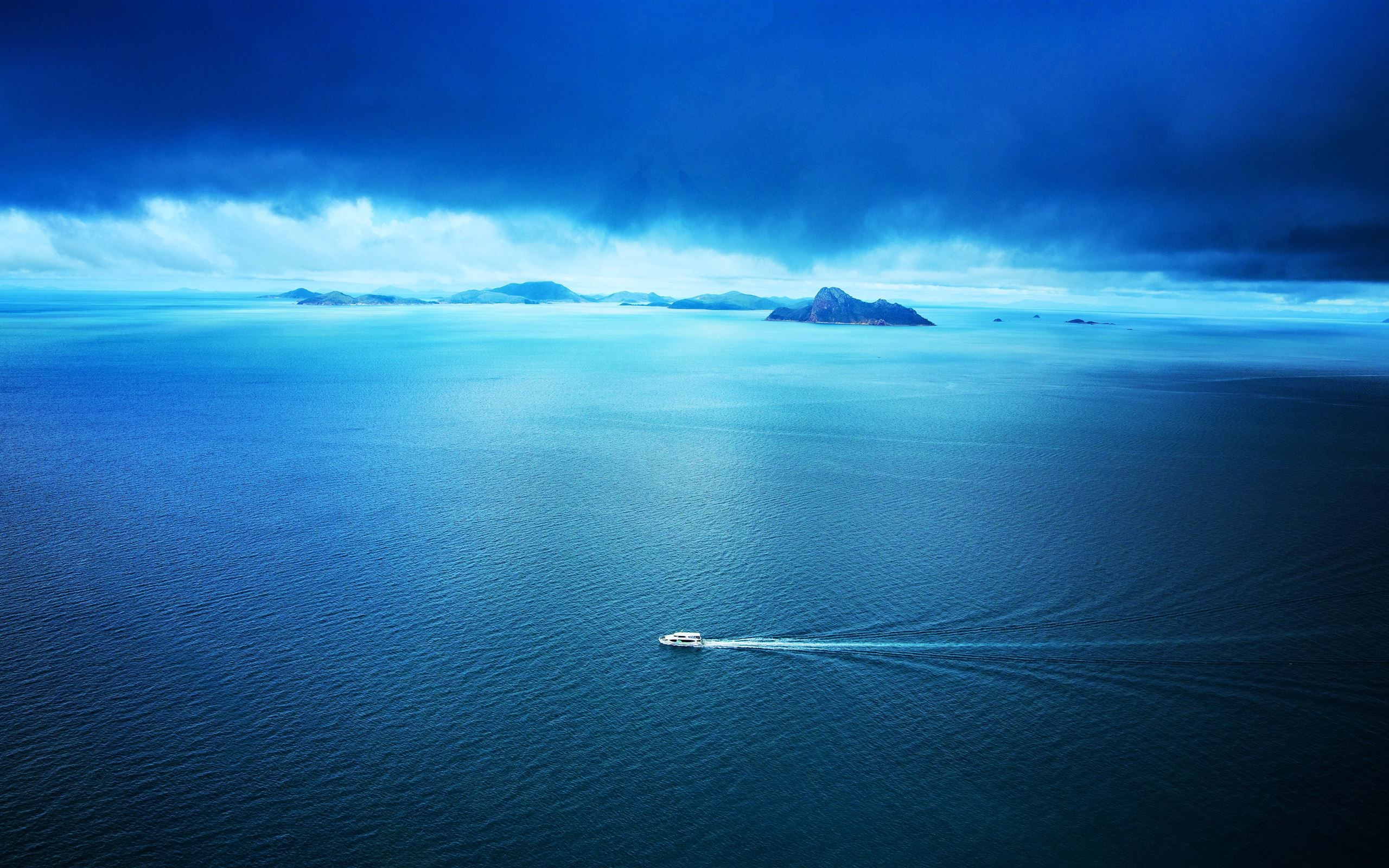 2560x1600 blue ocean 5k MacBook Air Wallpaper Download