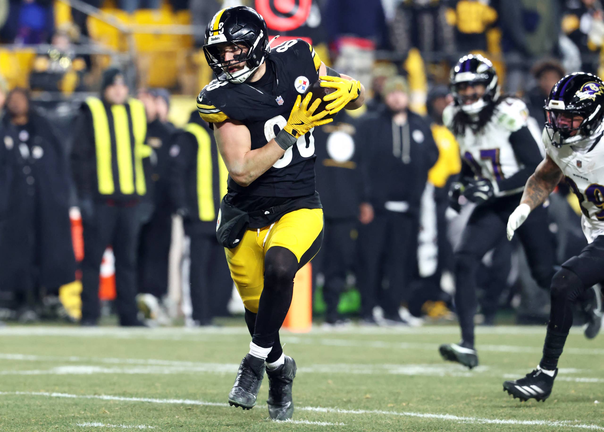 2560x1830 Pat Freiermuth Could Thrive as Steelers Shift Offensive Approach Under McCarthy