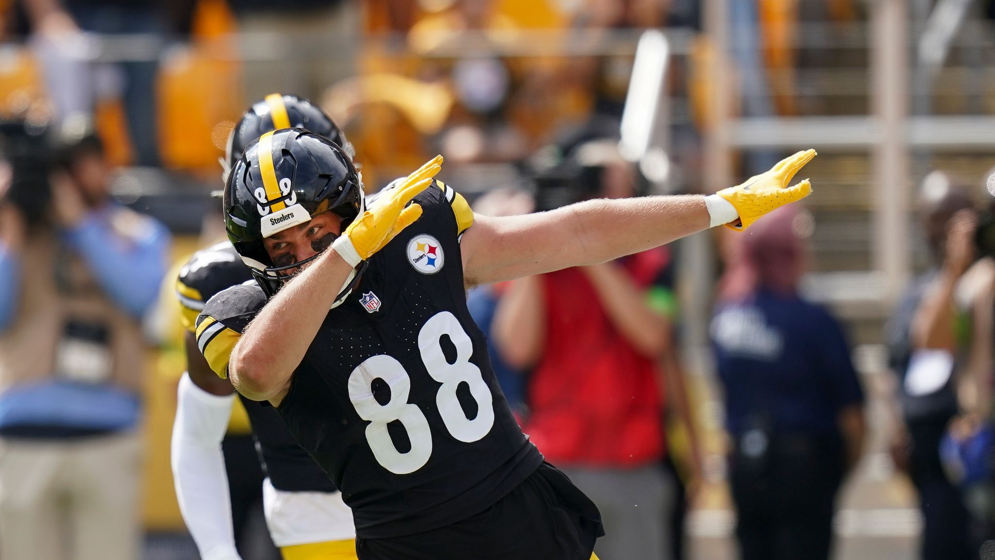 2048x1152 Pat Freiermuth scored in the final seconds of the first half as Pittsburgh got their first points of the game