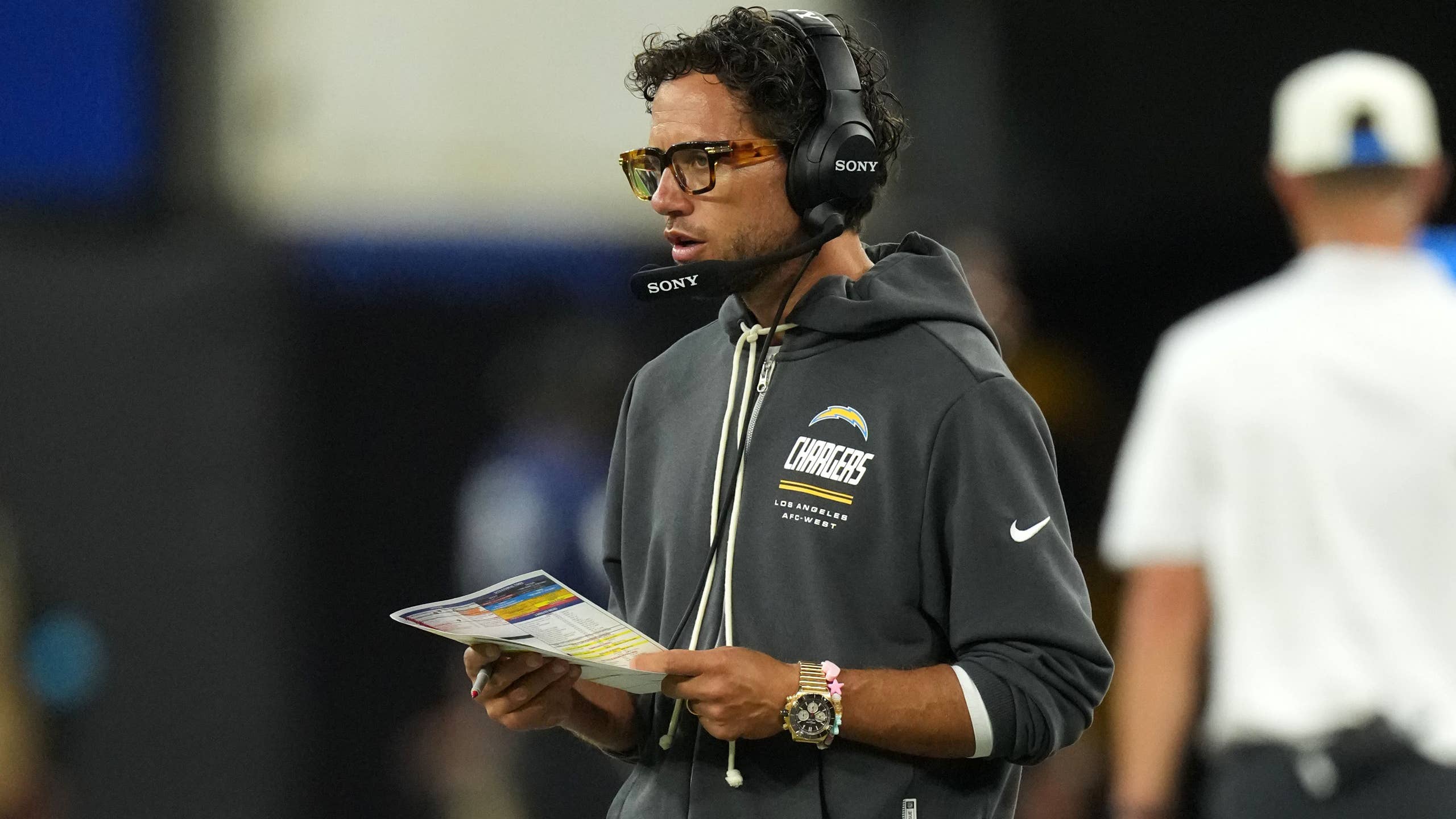 2560x1440 NFL Sources Warn Mike McDaniel Must Avoid Straying Too Far From the Run