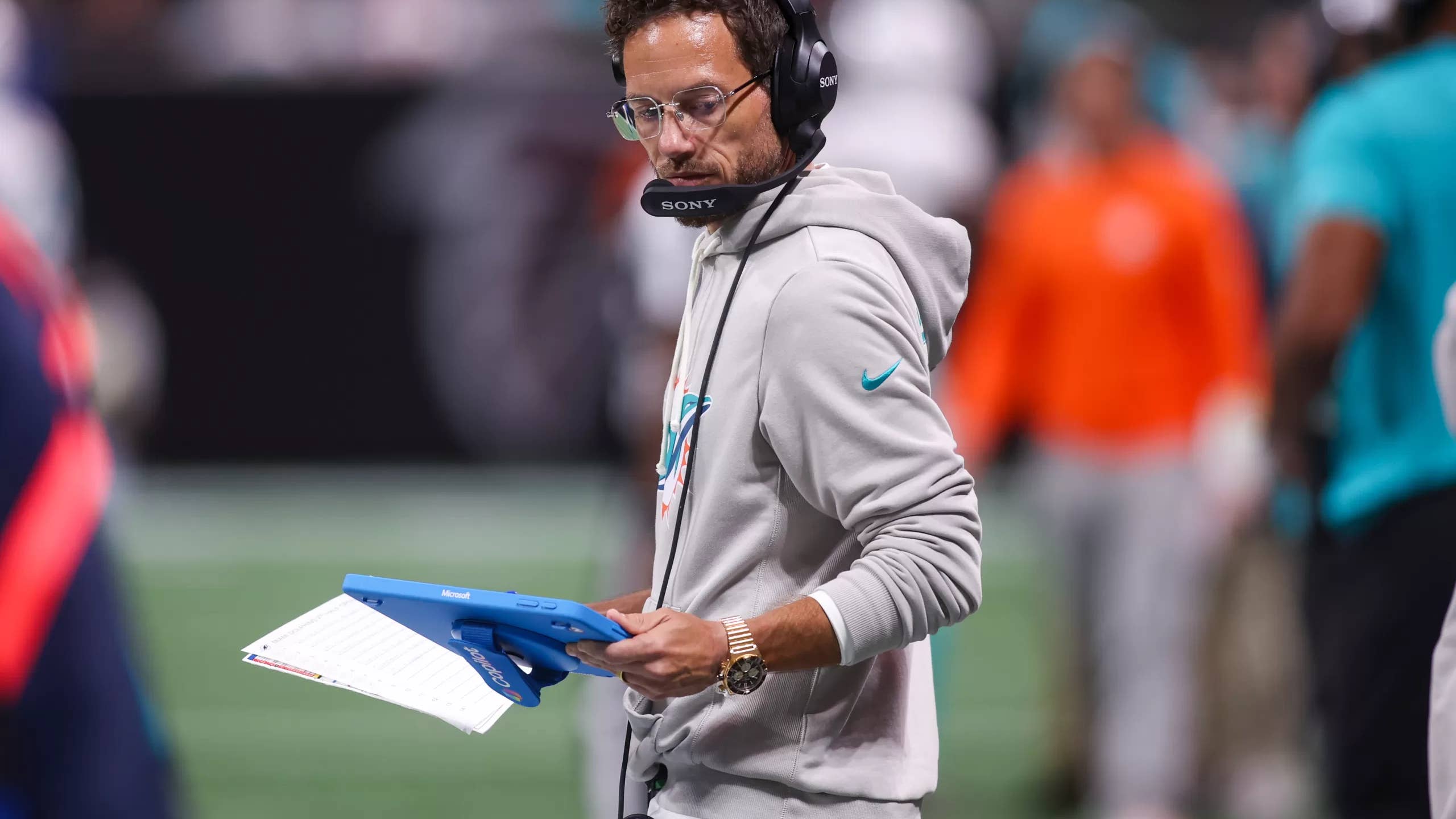 2560x1440 Mike McDaniel Refuses To Rule Out QB Change Following Dolphins Latest Loss's Sports