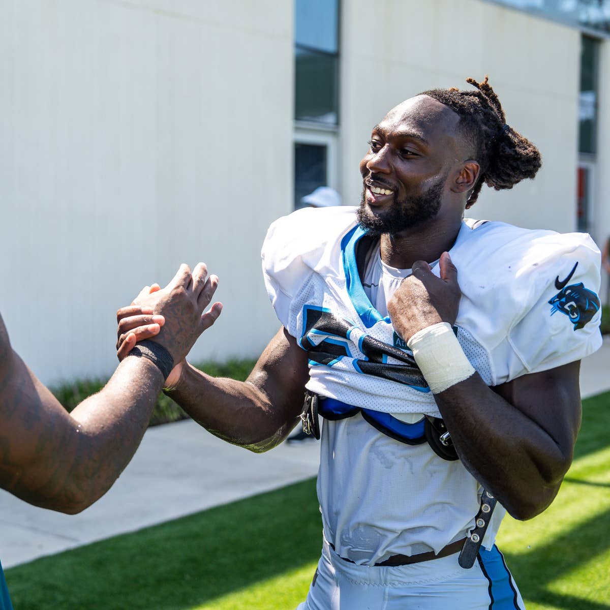 1200x1200 Devin Lloyd's Return to Jacksonville Reveals How Far He's Come with Carolina Already