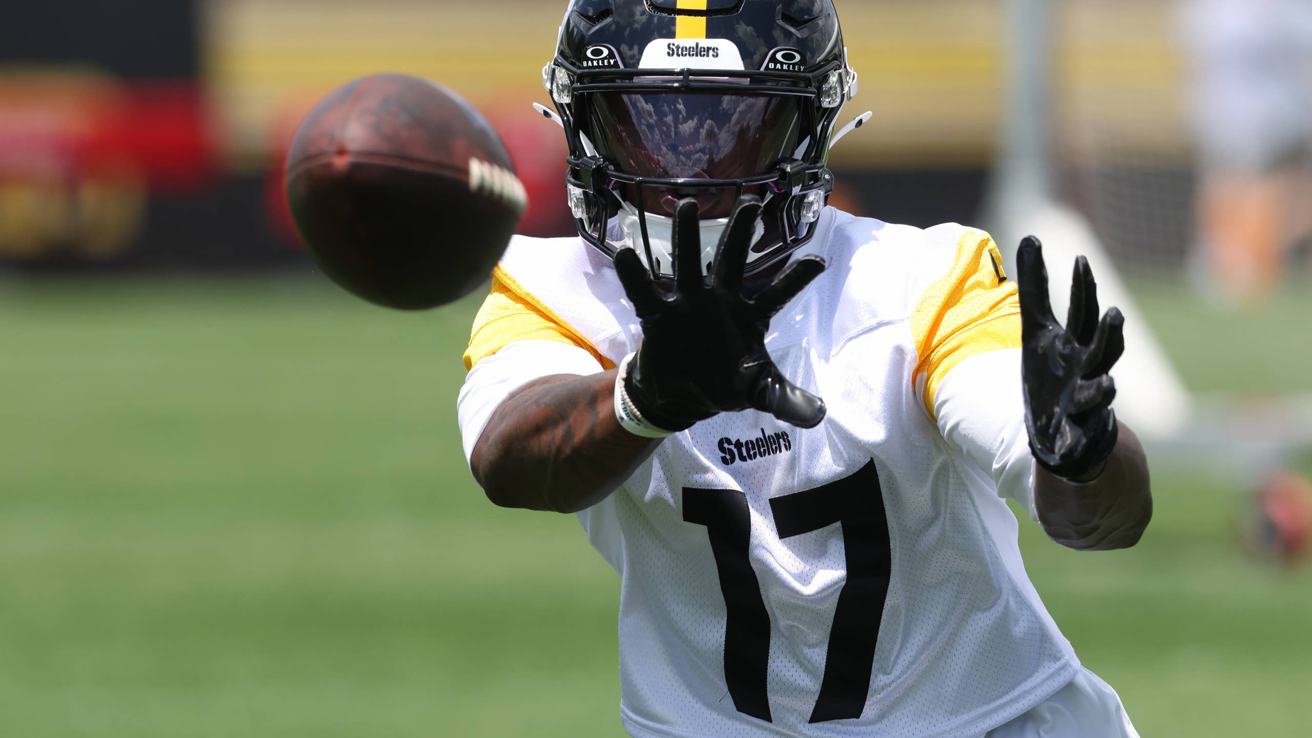 2560x1440 Germie Bernard's Confidence In Steelers Could Create Pressure For New Look Offense