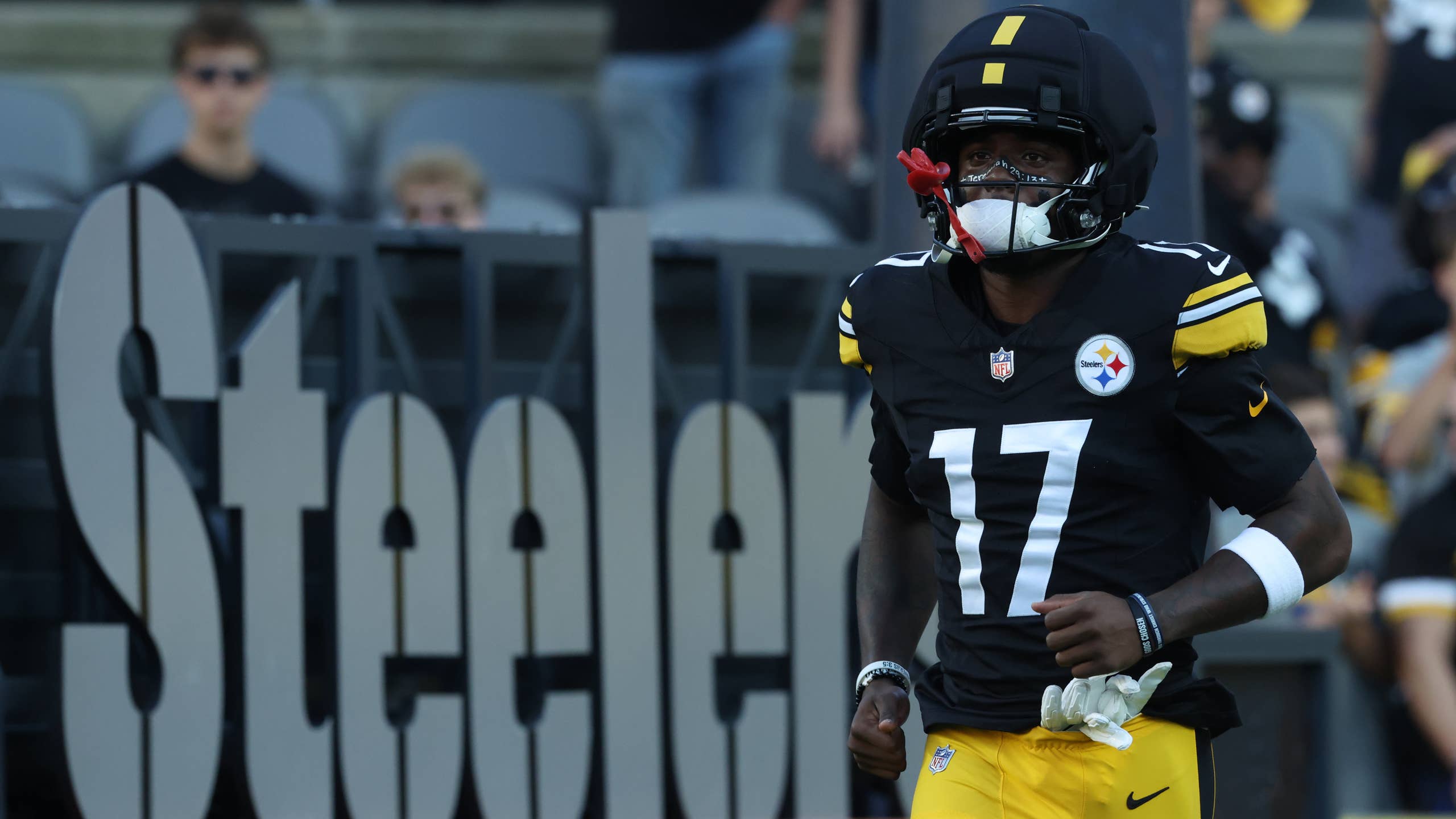 2560x1440 Germie Bernard Says Steelers Stole Him From Falcons One Pick Before Draft