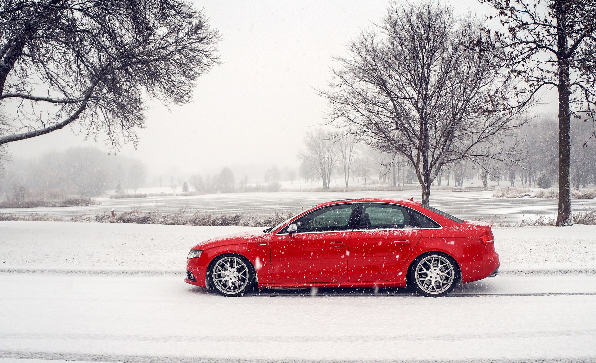 1920x1171 Audi S4 in Winter Snowfall