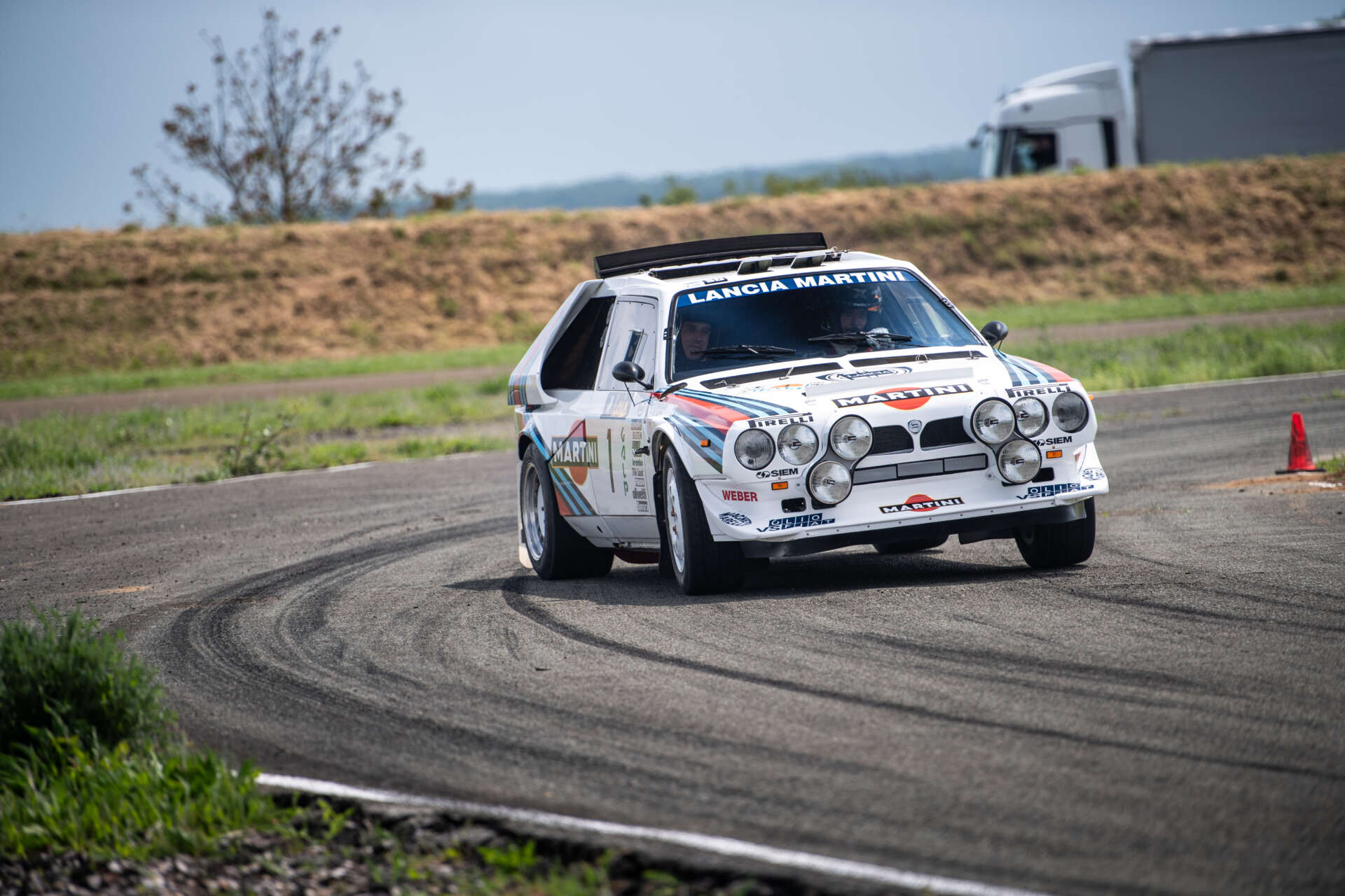 1920x1280 Lancia Delta S4 Groupe B 1985 Gallery / Racing