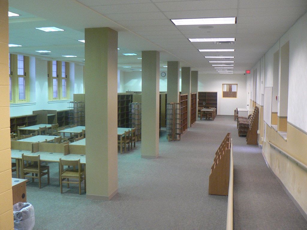 1024x768 empty library