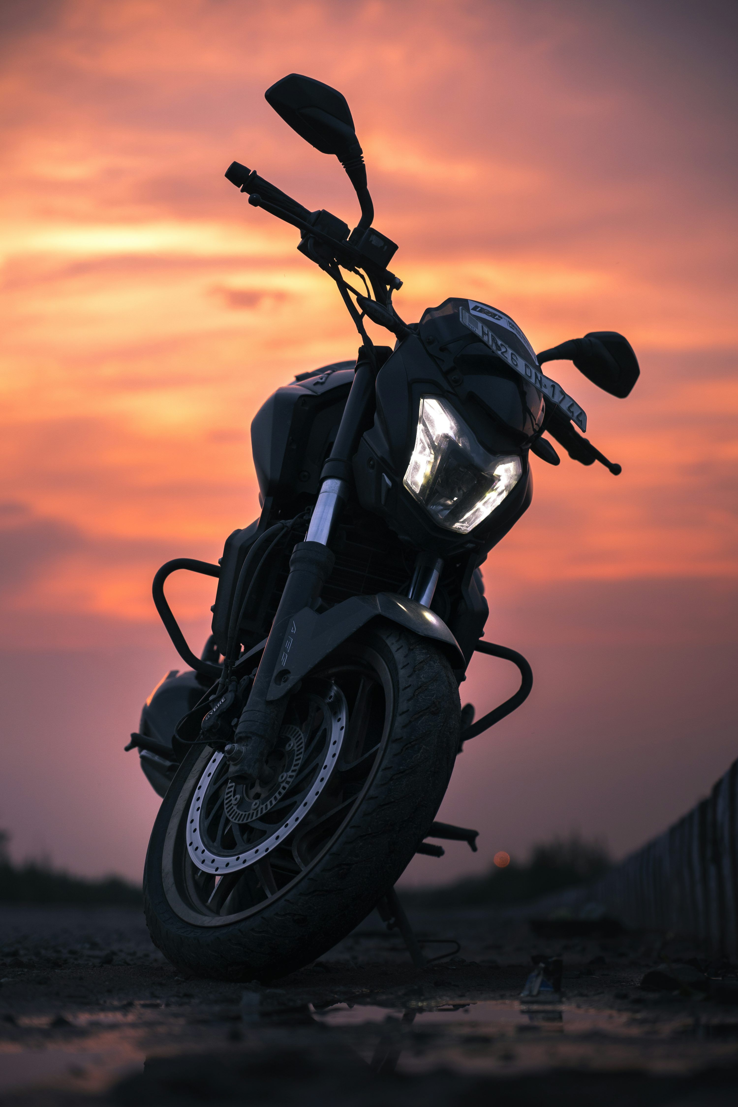3000x4500 Dominar 400 Picture. Download Free Image
