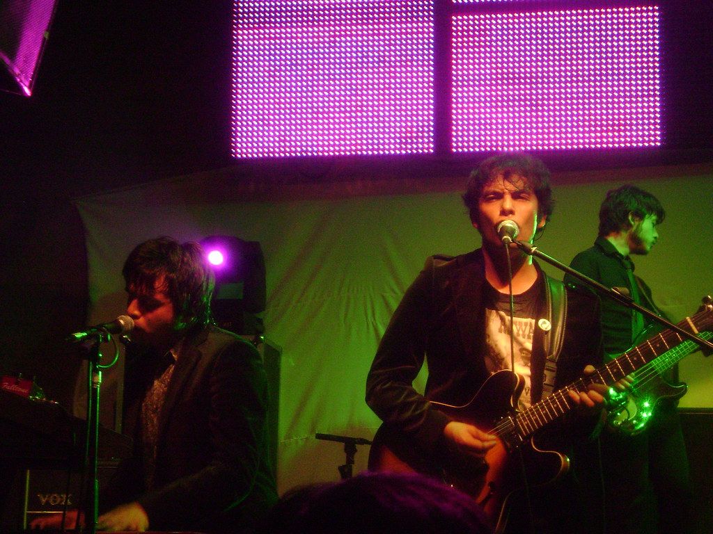 1024x768 Los Bunkers 20 12 08