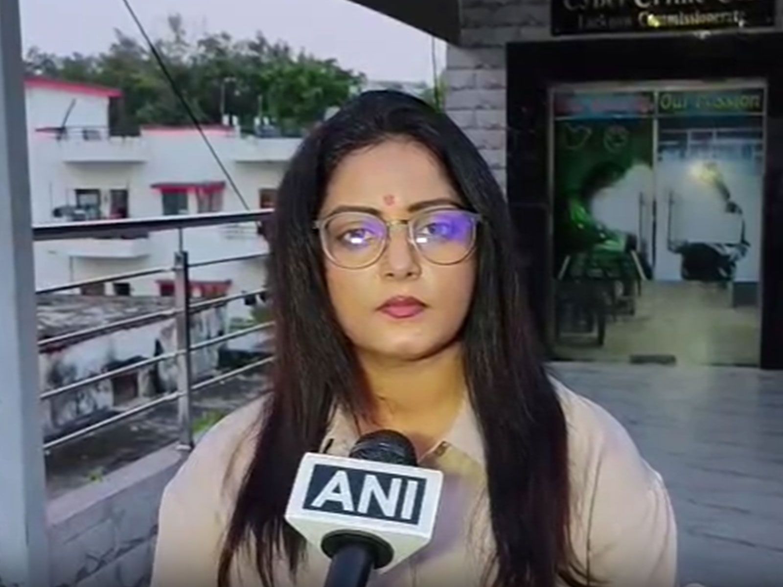 1600x1200 Bhojpuri actress Anjana Singh files FIR over alleged obscene AI content of her and minor daughter
