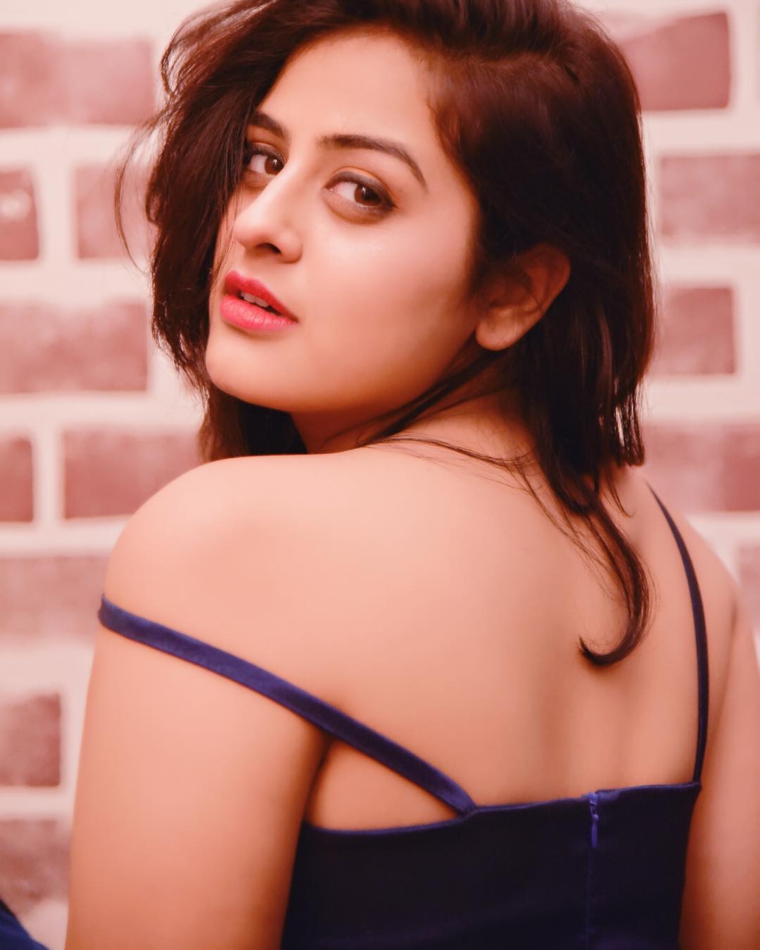 1080x1350 Yamini Singh HD Wallpaper: Best Photo, New Image, Hot Picture