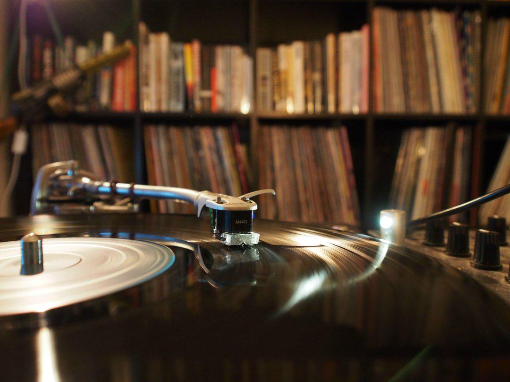 1024x768 Let's share our favorite 'vinyl' background and wallpaper with one another. I'll start