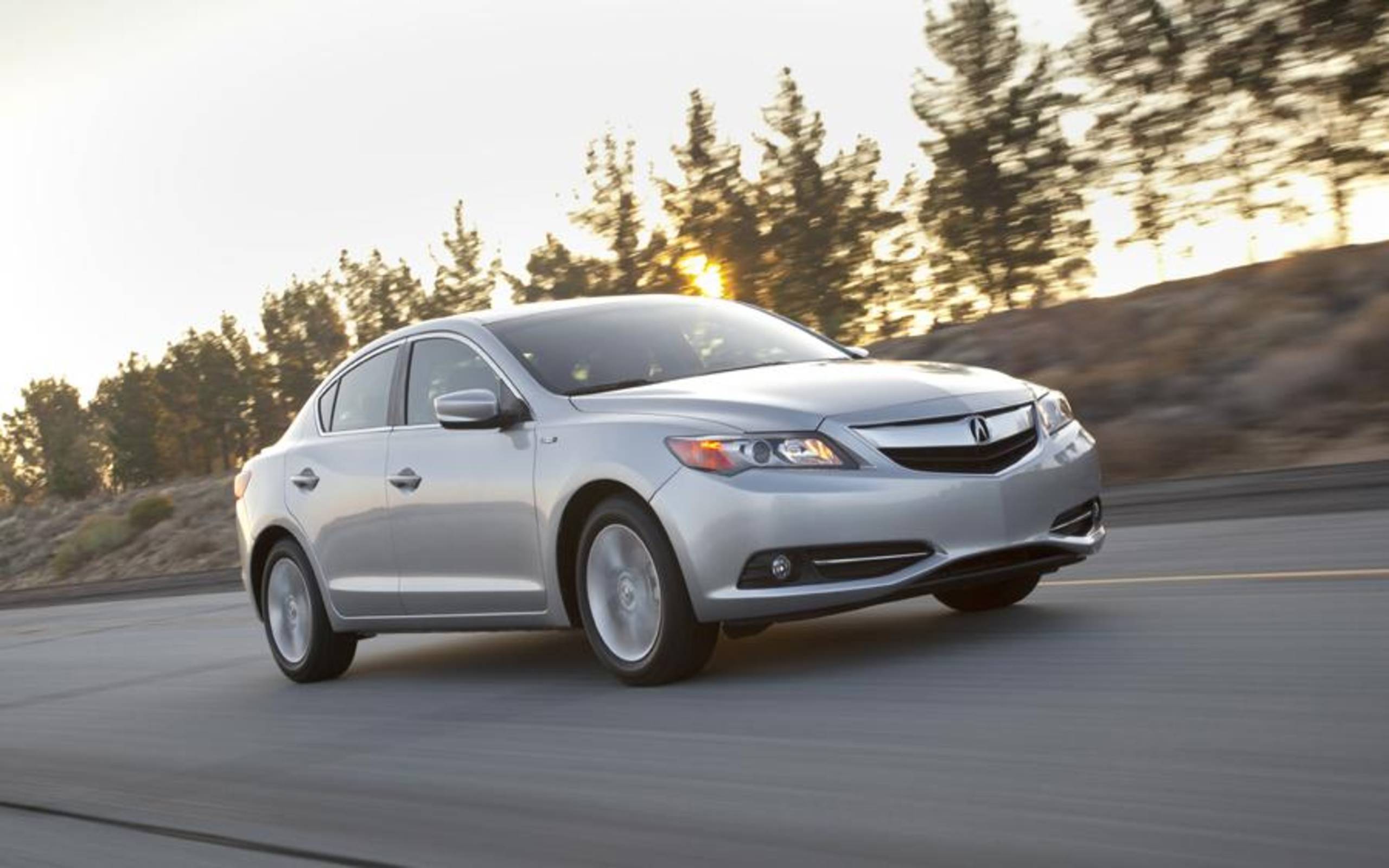 2560x1600 Acura ILX Hybrid Tech review notes