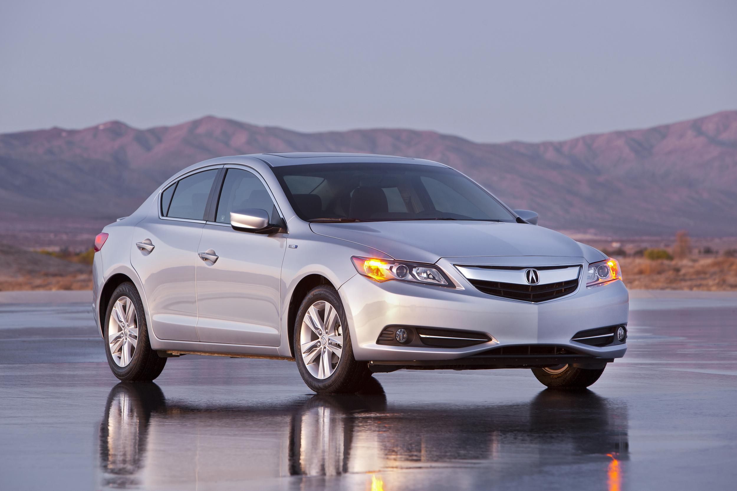 2500x1667 Acura ILX: Affordable, Tech Laced Luxury
