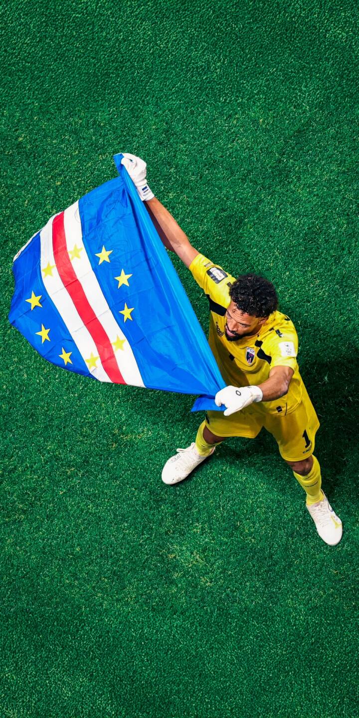 720x1440 Cape Verde Flag Goalkeeper Wallpaper